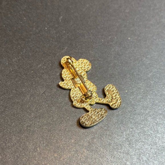 💥 Disney’s Mickey Mouse lapel pin - Picture 2 of 2
